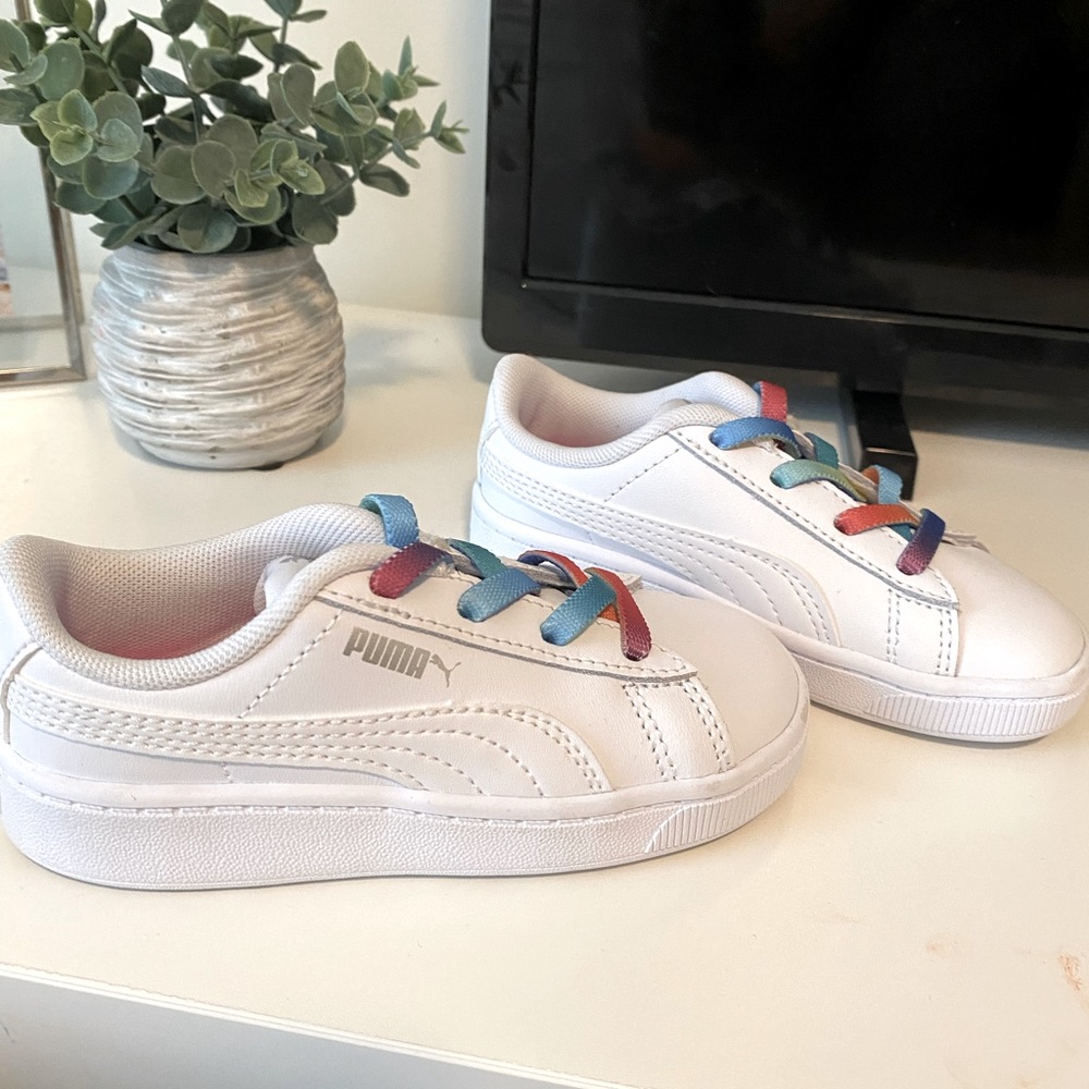 Toddler girl pumas